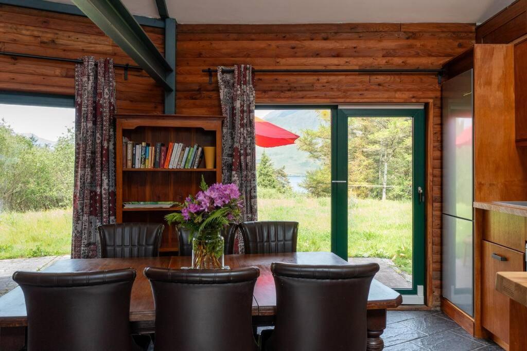 Heather Lodge With Sea And Mountain Views Leenaun Eksteriør billede