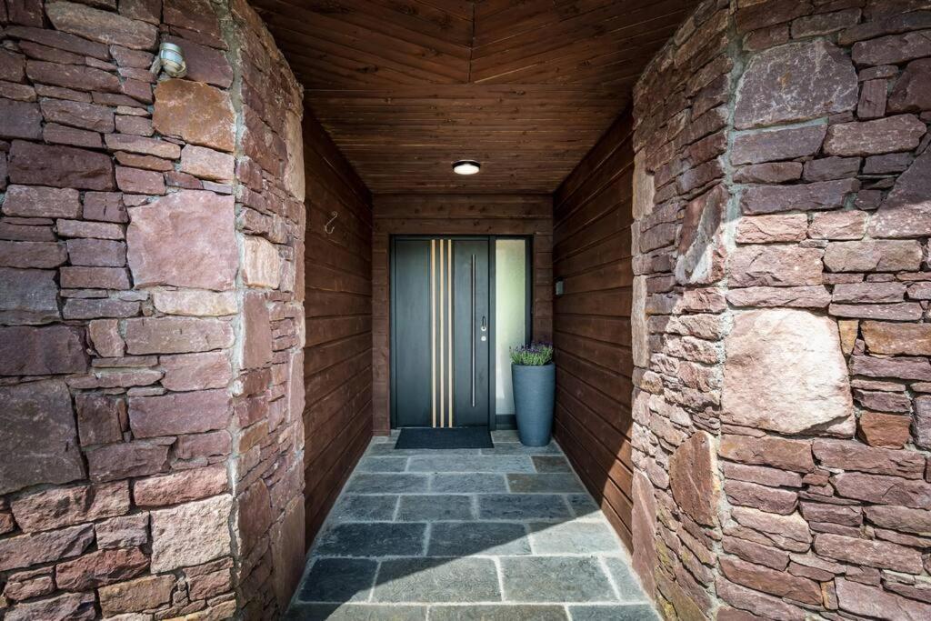 Heather Lodge With Sea And Mountain Views Leenaun Eksteriør billede