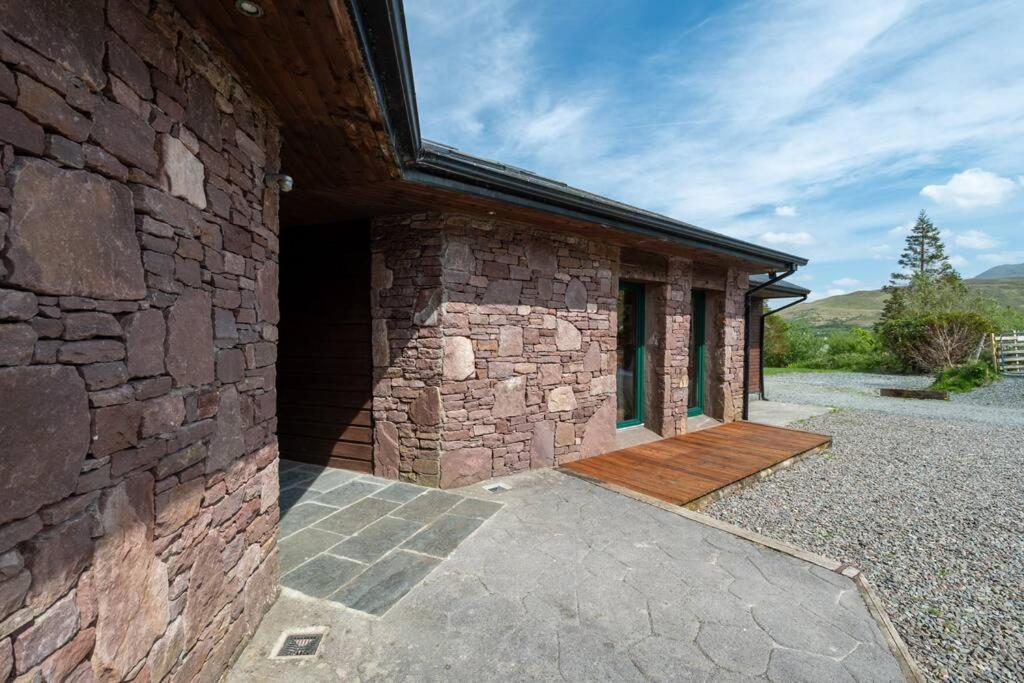Heather Lodge With Sea And Mountain Views Leenaun Eksteriør billede