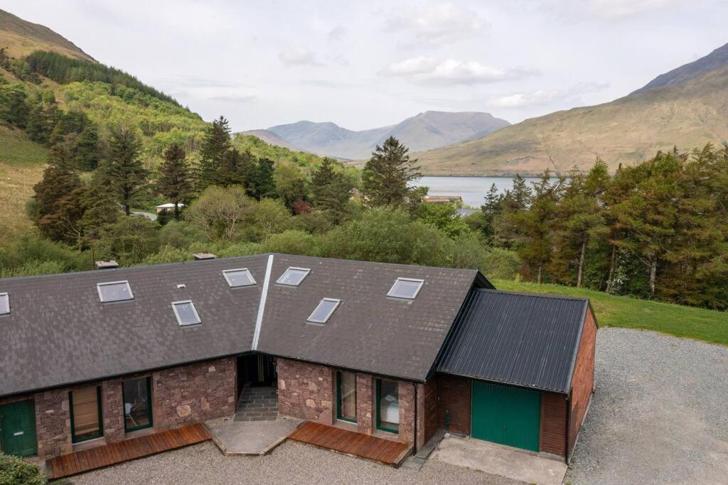 Heather Lodge With Sea And Mountain Views Leenaun Eksteriør billede